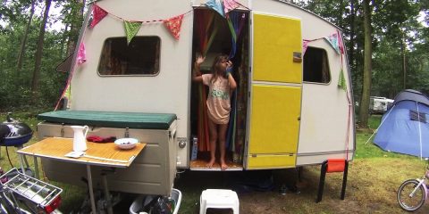“Onze retro klapcaravan is een succes!”