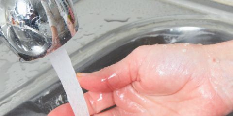 Hoe houd je de watertank in je camper of caravan goed schoon?