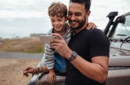 kamperen met smartphone