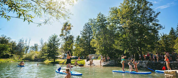 Op Camping Menina kampeer je aan de rivier de Savinja