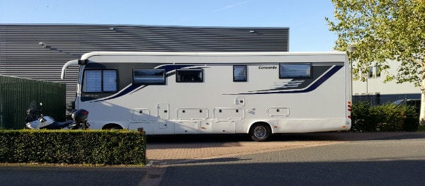 Hoelang Mag Je Een Camper Of Caravan Parkeren Voor Je Deur? | Acsi  Eurocampings Blog