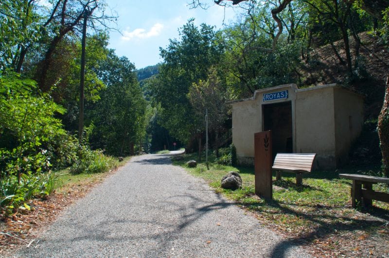 Verlaten treinstation Royas in Frankrijk