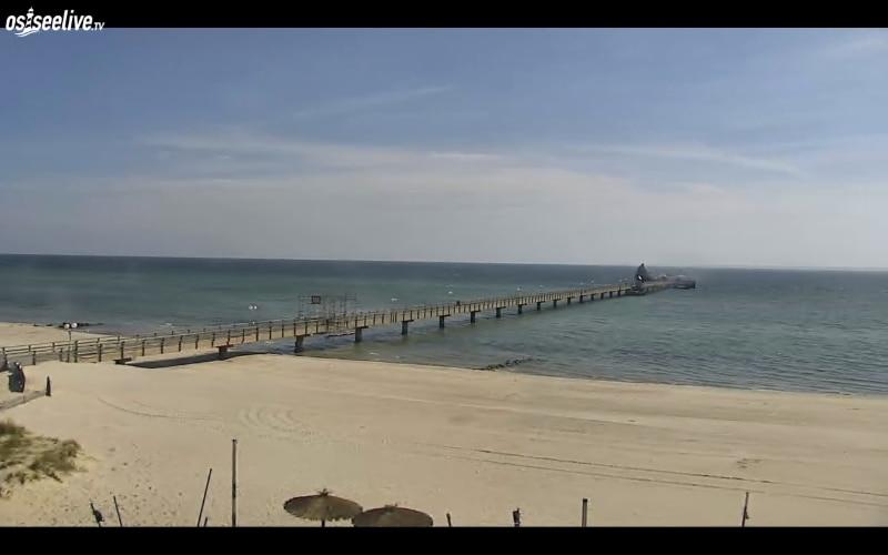 Uitzicht over strand en de Oostzee. 