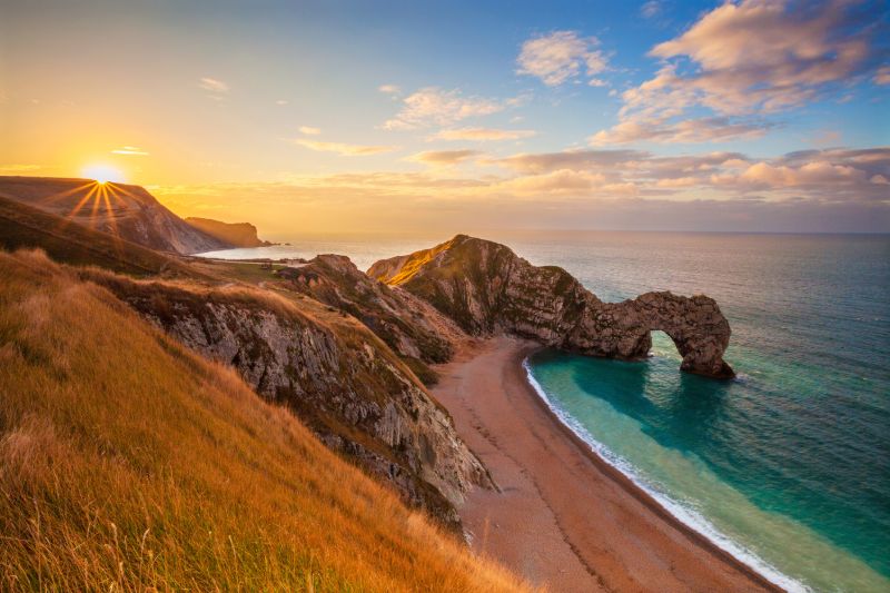 Een beroemde plek in Engeland is de Durdle Door, te vinden aan de Jurassic Coast.