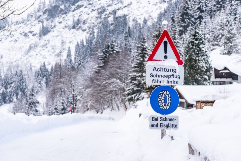 Bord sneeuwkettingen Oostenrijk