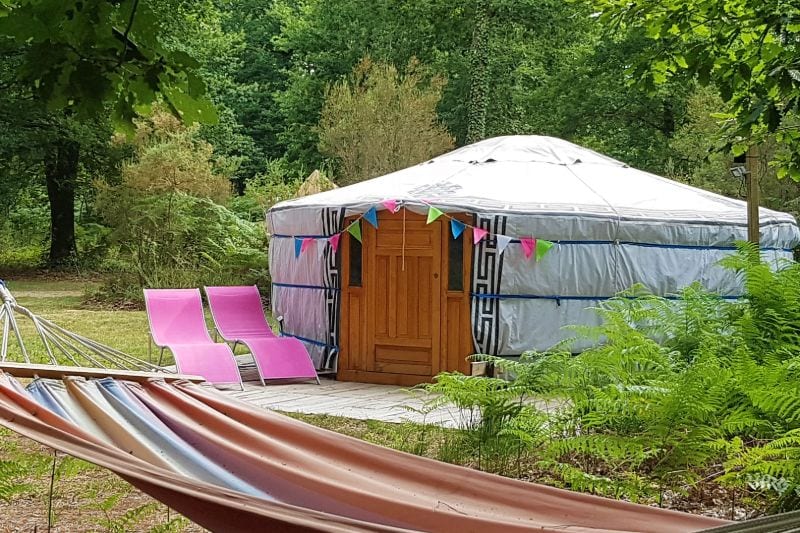 In een yurt overnachten op Camping Du Bois de St. Hilaire