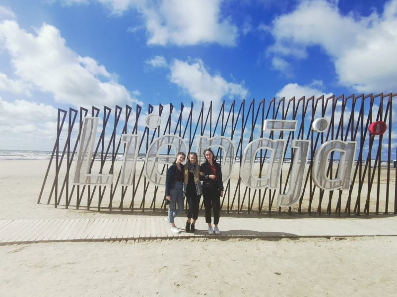 Het strand van Liepāja is een populaire bestemming.