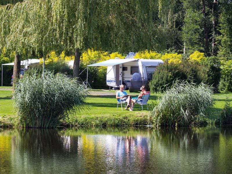 Kamperen en vissen op adults only-camping De Drie Provinciën