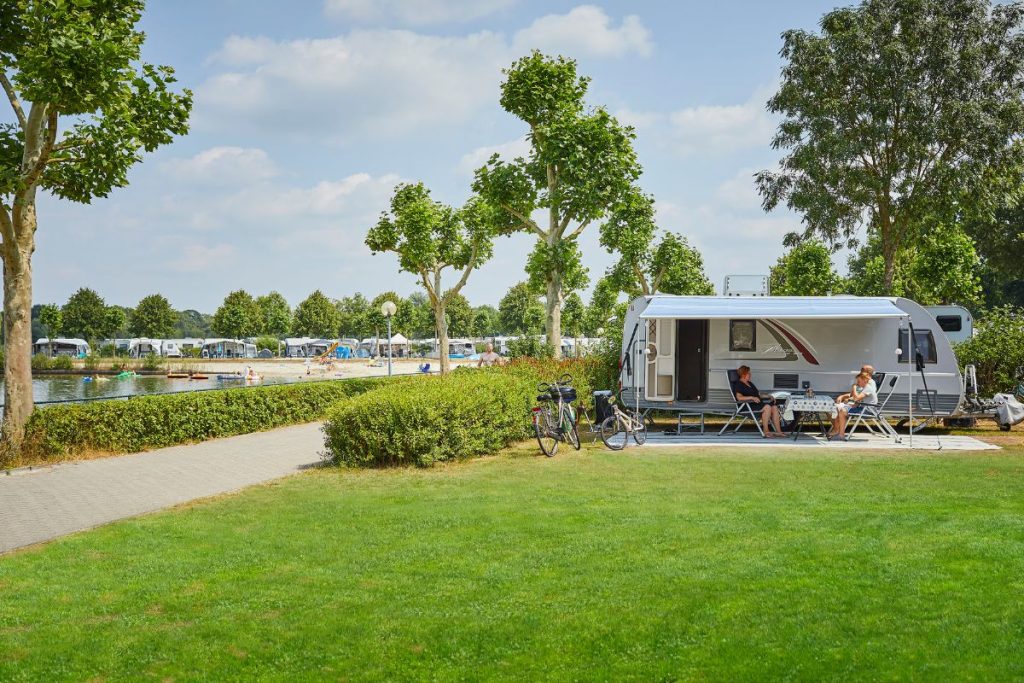 caravan-camping-terspegelt-beste-camping-sanitair