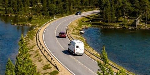 Maximumsnelheden en boetes voor campers in Europa