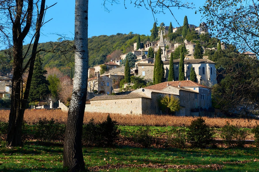 de mooie omgeving van La Roque-sur-Cèze