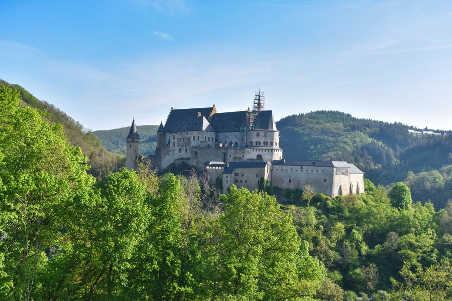 Kasteel Vianden bos bergen Luxemburg